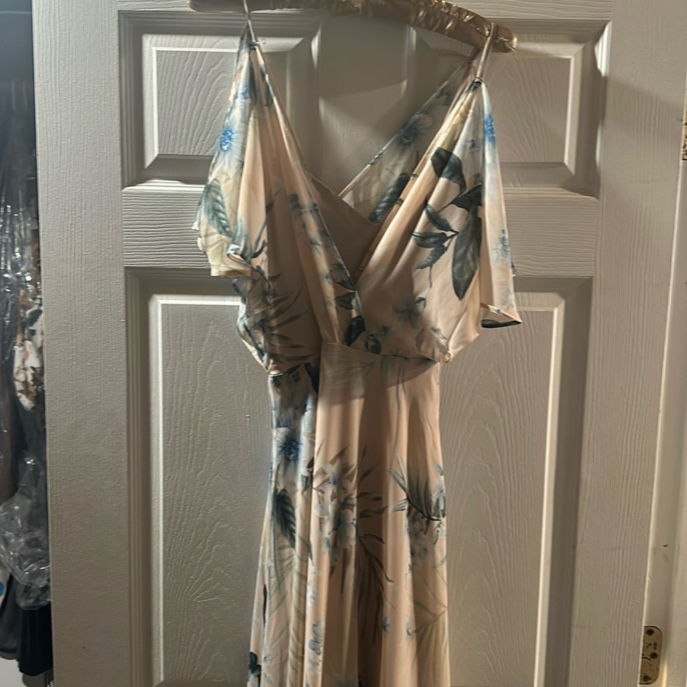 Lulus Dress. Size medium. Worn once, dry cleaned perfect condition